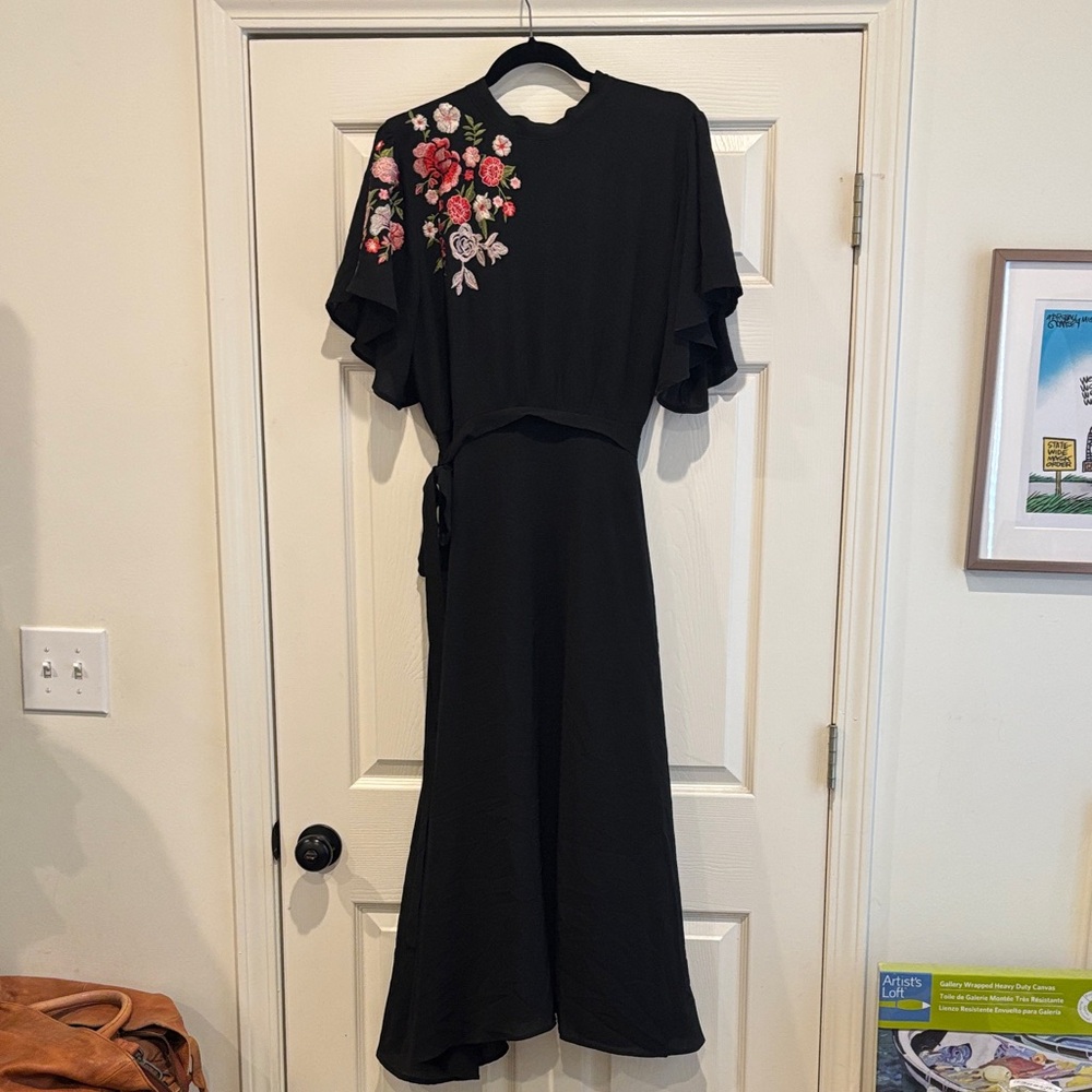SHEIN Black Maxi Dress with Floral Embroidery